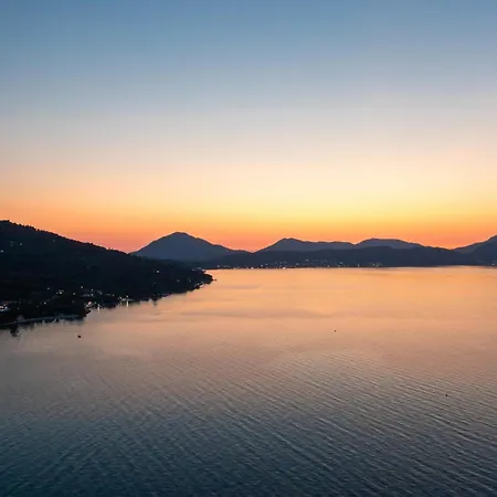 Valtes Blue Vila Chlomos