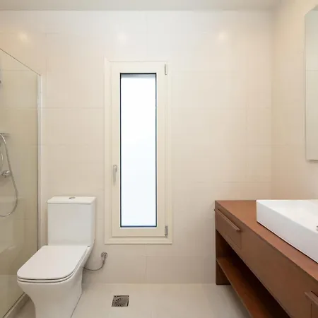 Valtes Blue * Chlomos